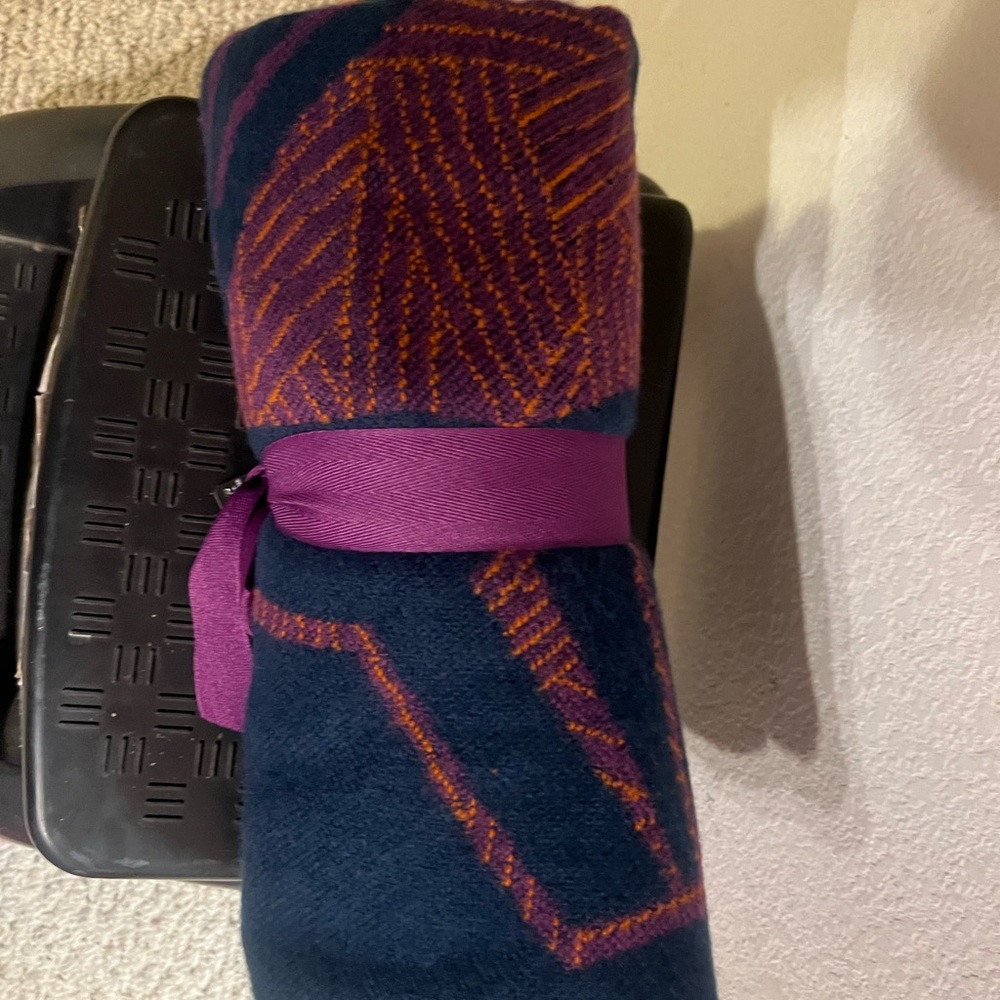 Wakanda Throw - Picture 2 of 2
